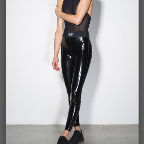 HEROINE SPORT DOWNTOWN LEGGING [ BLACK PATENT ] - Picture 5 of 5